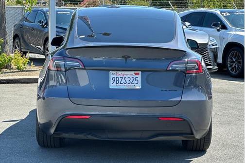 2022 Tesla Model Y Performance Dual Motor All-Wheel Drive