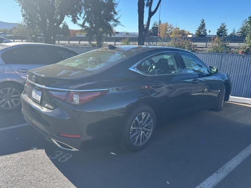 2025 Lexus ES 350 Base