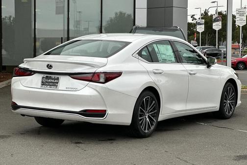 2025 Lexus ES 300h Base