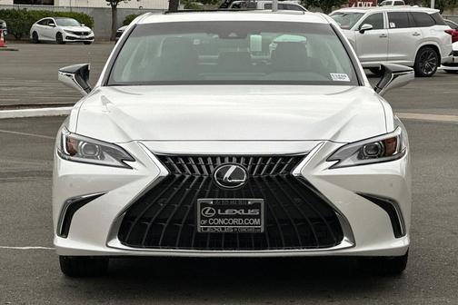 2025 Lexus ES 300h Base