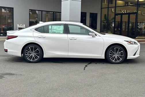 2025 Lexus ES 300h Base
