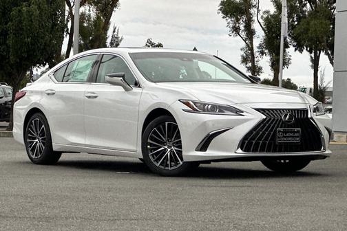 2025 Lexus ES 300h Base