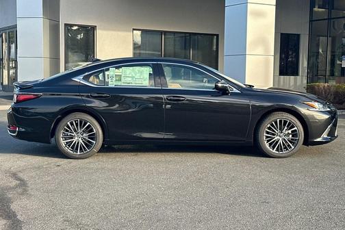 2025 Lexus ES 300h Base