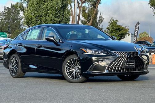 2025 Lexus ES 300h Base