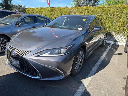 2019 Lexus ES 300h Base