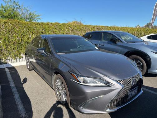 2019 Lexus ES 300h Base