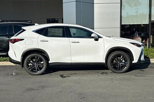 2026 Lexus NX 450h+ NX 450h+ Luxury