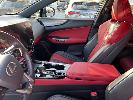 2024 Lexus NX 450h+ F SPORT Handling