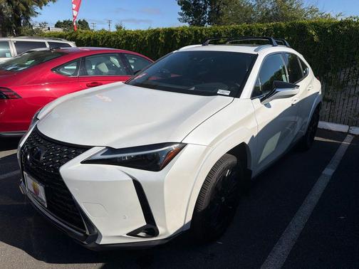 Eminent White Pearl 2024 Lexus UX 250h Base
