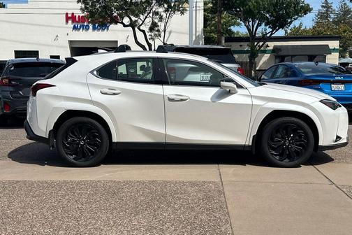 Eminent White Pearl 2024 Lexus UX 250h Base
