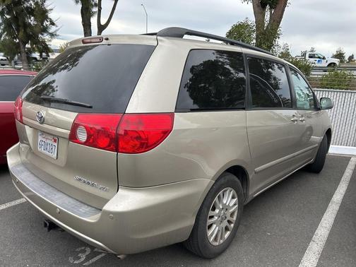 2008 Toyota Sienna XLE