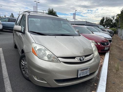 2008 Toyota Sienna XLE