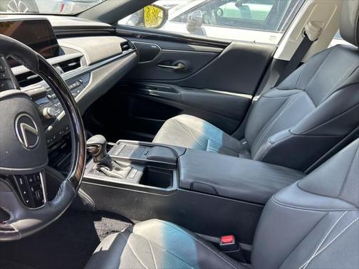 2021 Lexus ES 300h Luxury