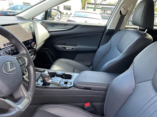 2025 Lexus NX 350h Premium
