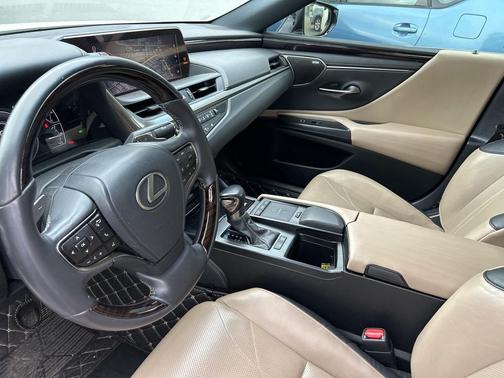 2021 Lexus ES 300h Luxury