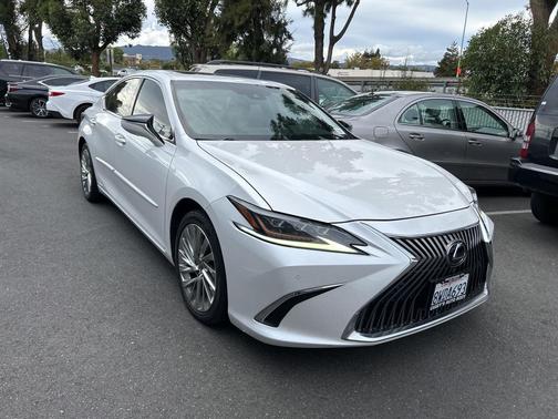 2021 Lexus ES 300h Luxury