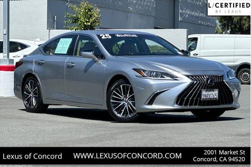 2025 Lexus ES 300h Base