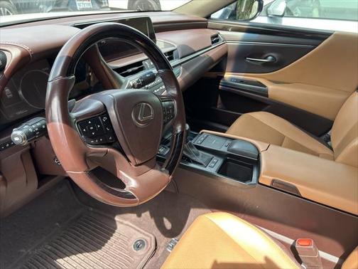 2019 Lexus ES 300h Base
