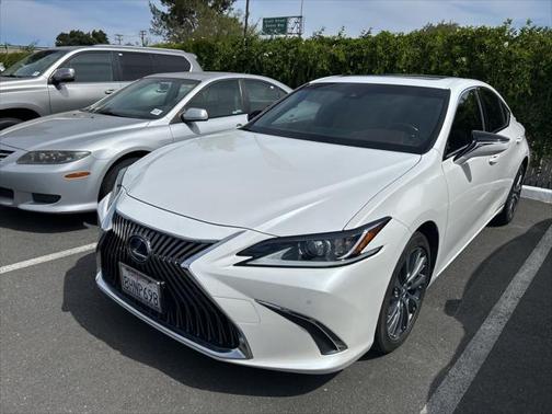 2019 Lexus ES 300h Base