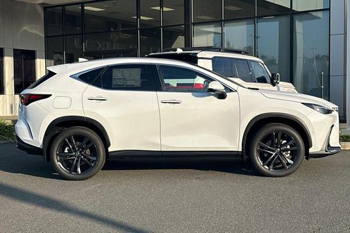 2026 Lexus NX 450h+ Luxury