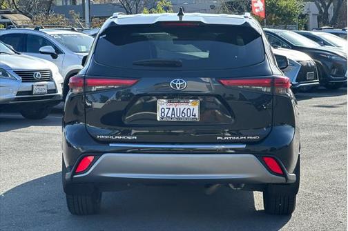 2022 Toyota Highlander Platinum