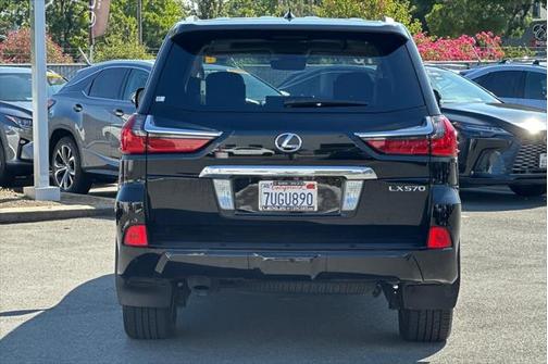 2016 Lexus LX 570 Base