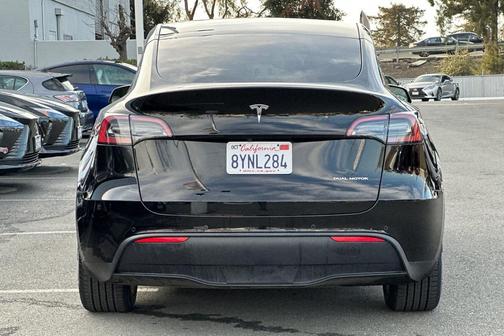 2021 Tesla Model Y Long Range Dual Motor All-Wheel Drive