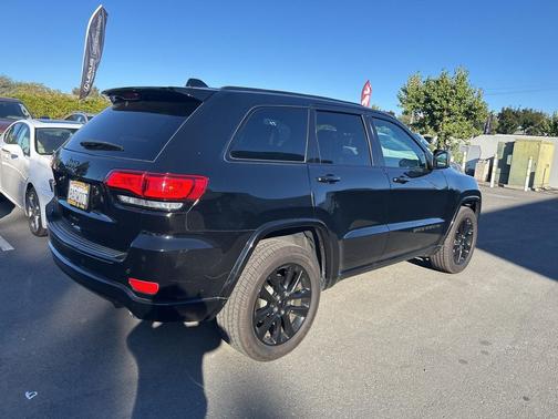 2018 Jeep Grand Cherokee Altitude