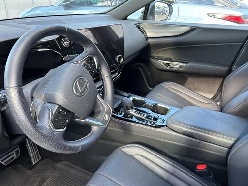 2024 Lexus NX 450h+ F SPORT Handling