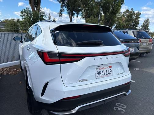 2024 Lexus NX 450h+ F SPORT Handling