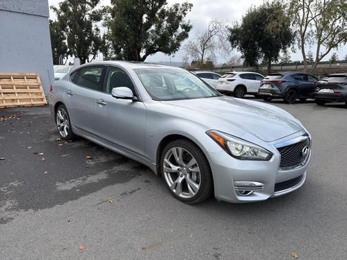 2017 INFINITI Q70L 3.7