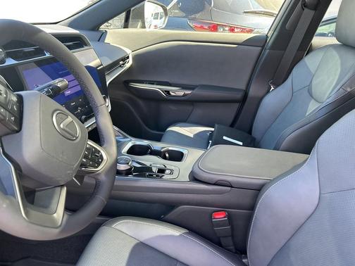 2025 Lexus RZ 300e 300e Premium