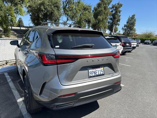 2025 Lexus NX 350h Premium