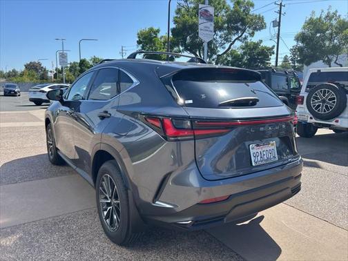2025 Lexus NX 350h Premium