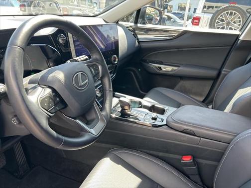 2025 Lexus NX 350h Premium