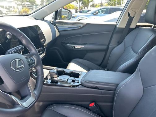 2025 Lexus NX 350h Premium