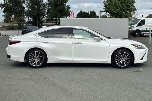 2024 Lexus ES 300h Base
