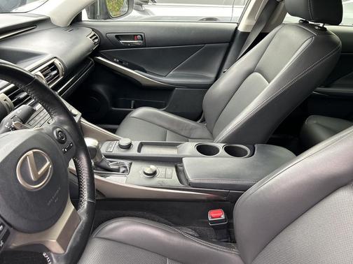 2016 Lexus IS 200t Base