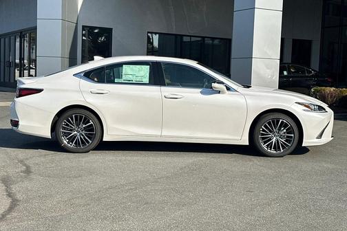 2025 Lexus ES 300h Base