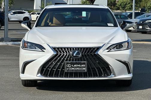 2025 Lexus ES 300h Base