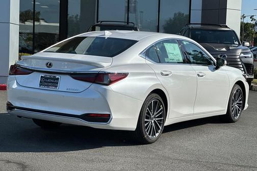 2025 Lexus ES 300h Base