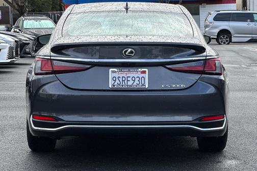 2025 Lexus ES 300h Base