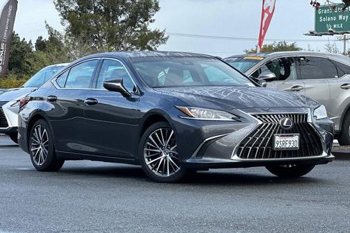 2025 Lexus ES 300h Base
