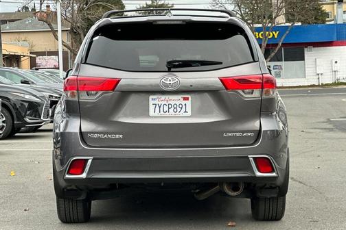 2017 Toyota Highlander Limited Platinum