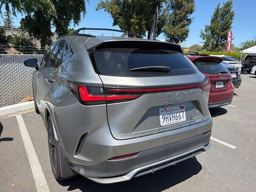 Atomic Silver 2024 Lexus NX 450h+ F SPORT Handling