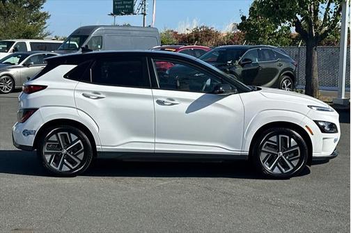 2022 Hyundai KONA EV SEL