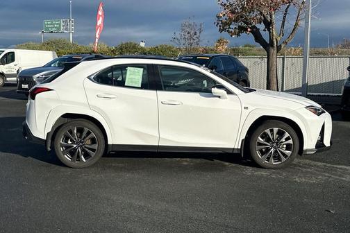 2025 Lexus UX 300h F SPORT Design