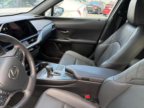 2025 Lexus UX 300h F SPORT Design