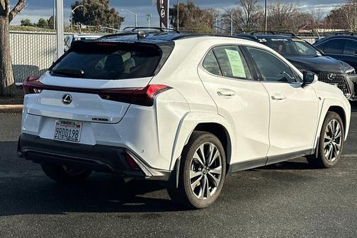 2025 Lexus UX 300h F SPORT Design