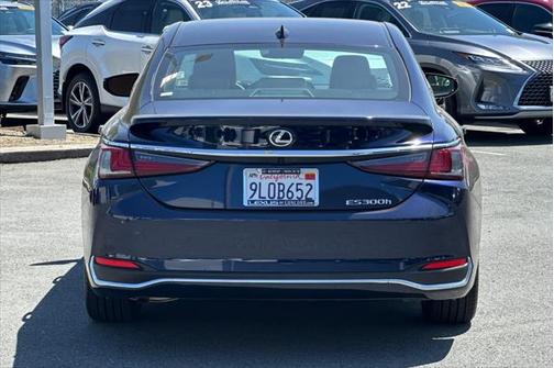 2024 Lexus ES 300h Base